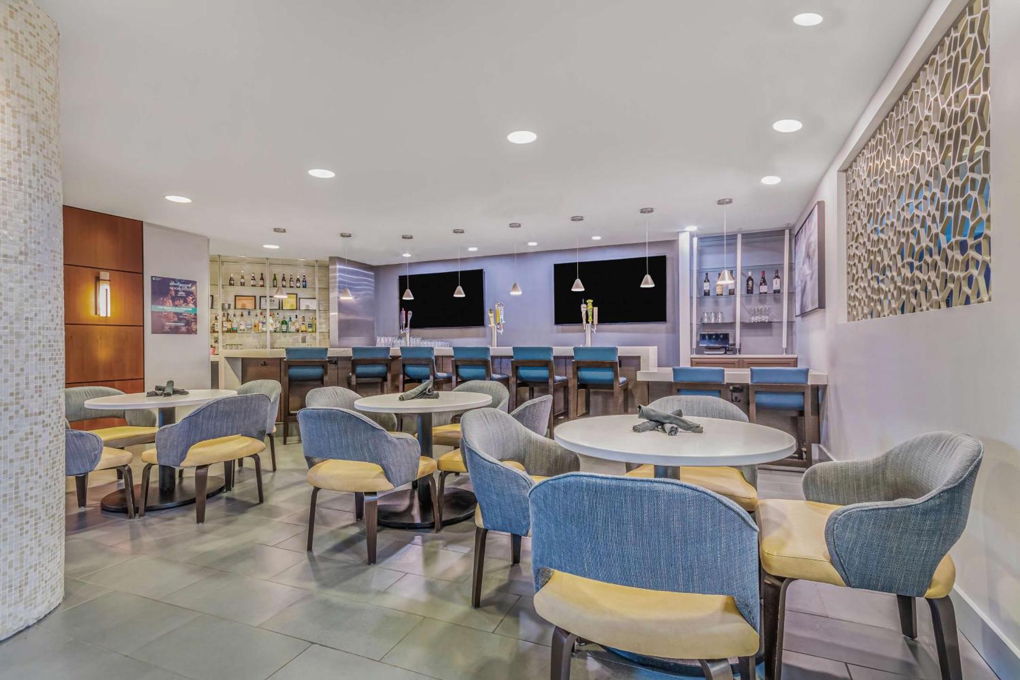 Embassy Suites By Hilton Detroit Metro Airport Romulus Ngoại thất bức ảnh